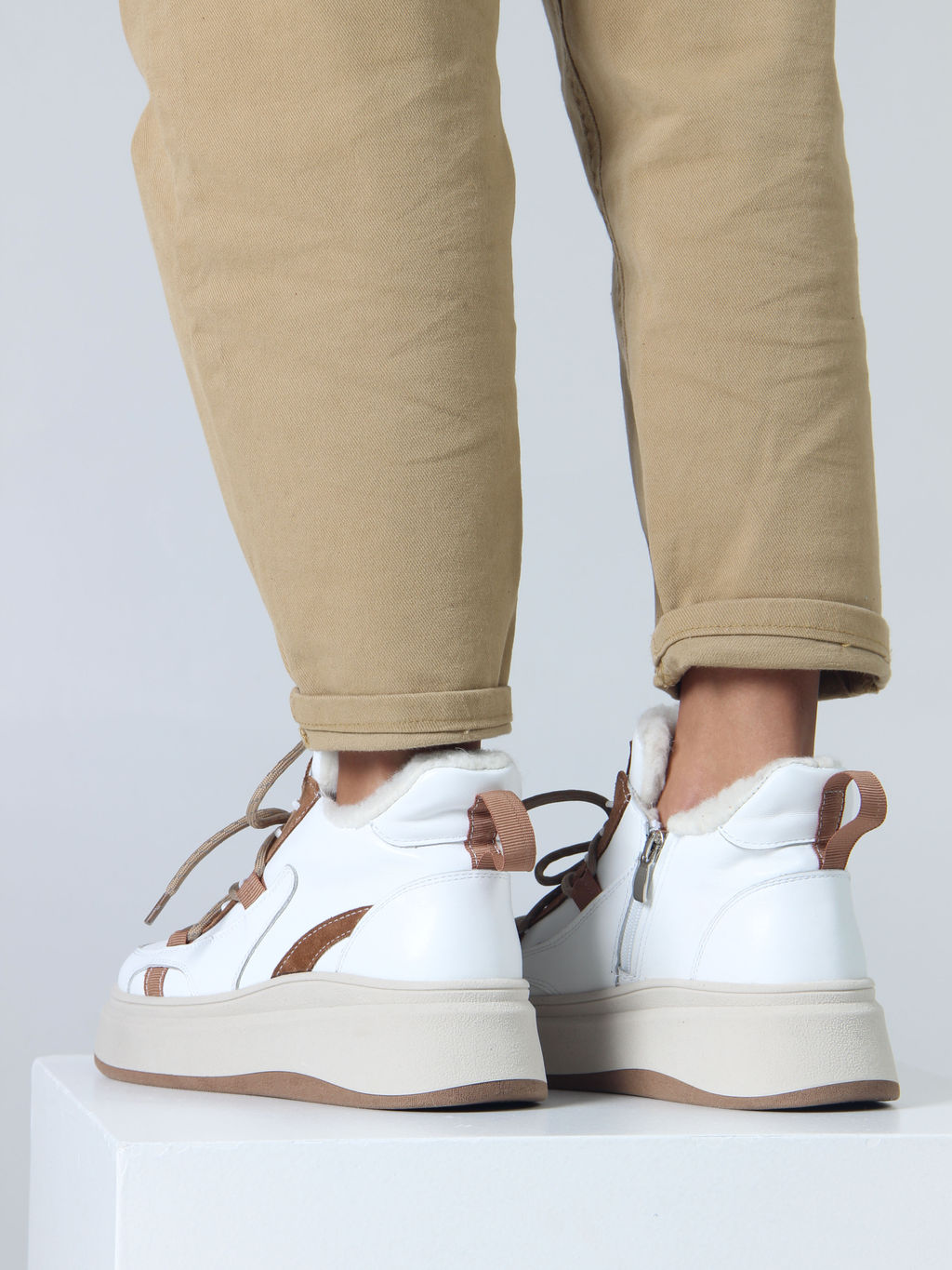 Ботинки 229.windybe. белый коричневый/Шерсть