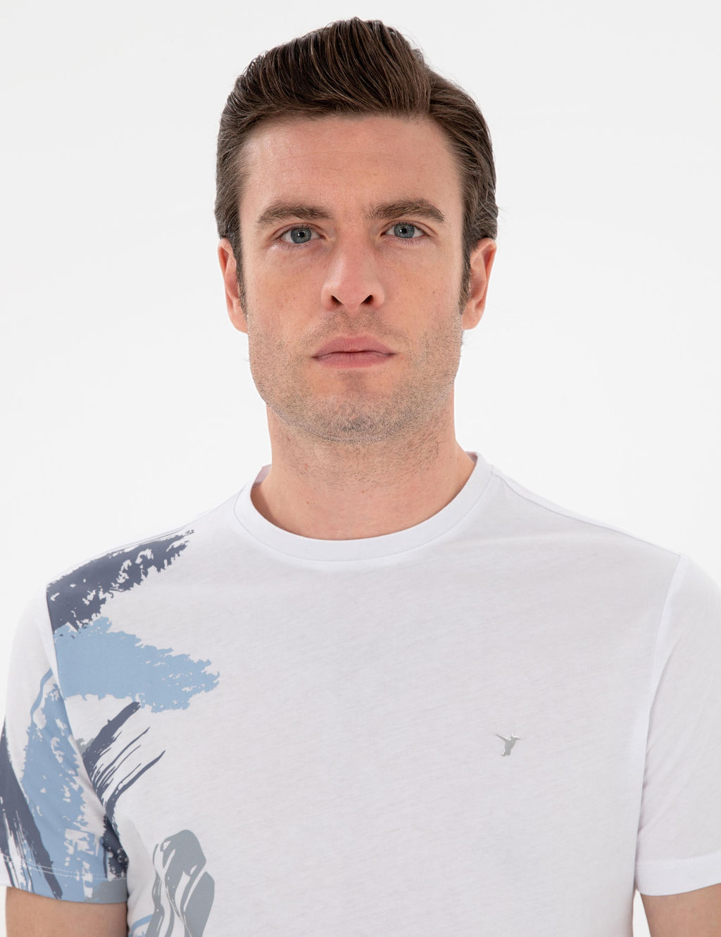 Белая стройная мата - Cacharel фото 2