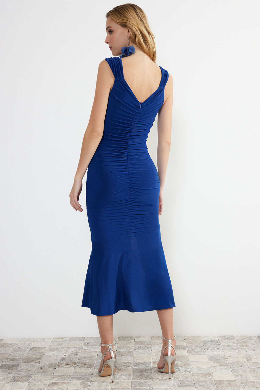 Saks Drapeli Orme S?k Abiye Elbise TPRSS24EL00061 - Trendyolmilla фото 6