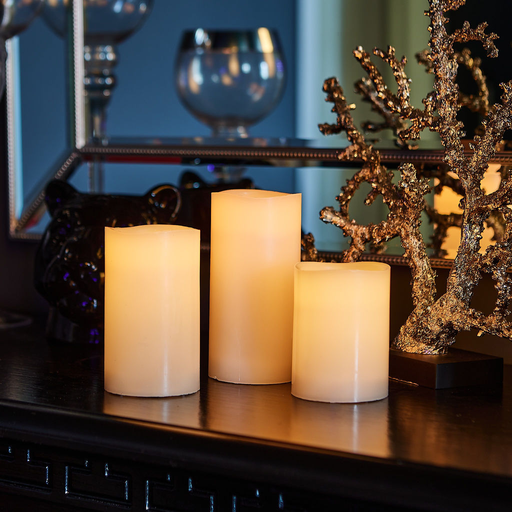 ULD-F052 RGB RC CANDLE SET3 Фигура светодиодная Свеча на батарейках 2АА (не в/к), в составе набора из 3 штук. 1 светодиод. RGB свет. Пульт ДУ (в/к). TM Uniel