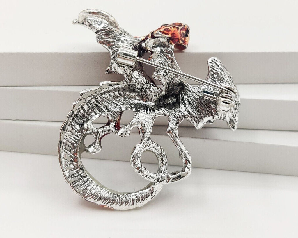 Брошь Знак огненного Дракона