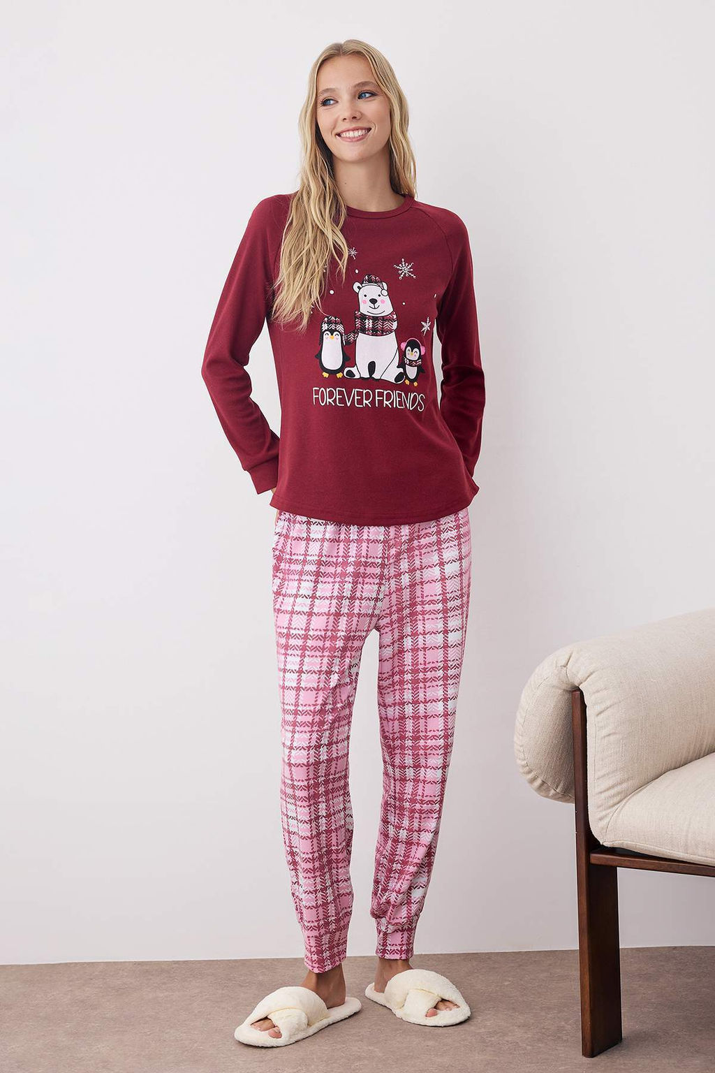 Trendyolmilla Fume Ay?c?kl? ve Penguen Bask?l? Ekoseli Yumos Orme Pijama Tak?m? THMAW22PT0395 фото 6