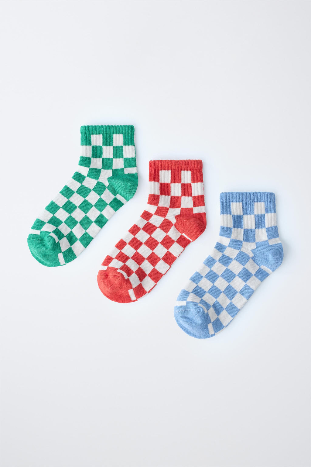 PACK TRES CALCETINES CORTOS CUADRO DAMERO / Multicolor - Zara фото 4