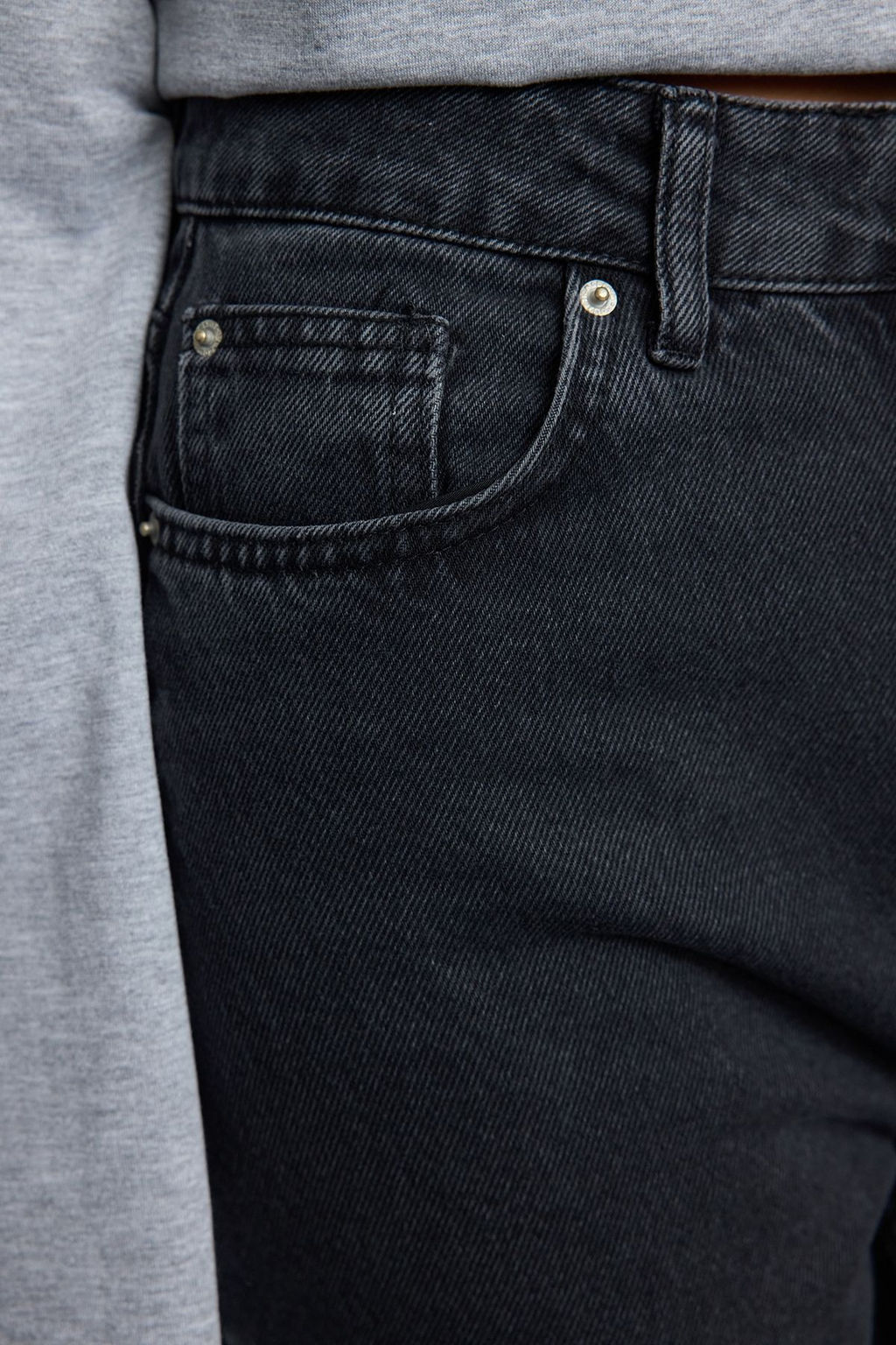 Siyah Yuksek Bel Uzun Straight Jeans TWOAW23JE00111 - Trendyolmilla фото 4