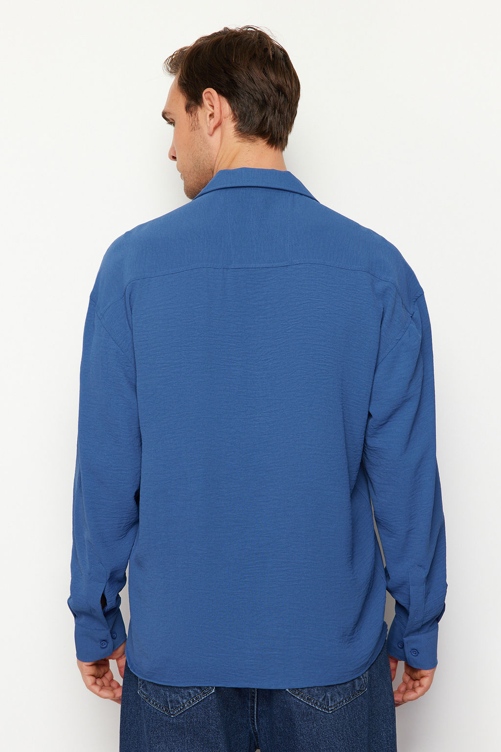 TRENDYOL MAN Beyaz Oversize Fit Apas Yaka Yazl?k Keten Gorunumlu Gomlek TMNSS23GO00053 - Trendyolmilla фото 34