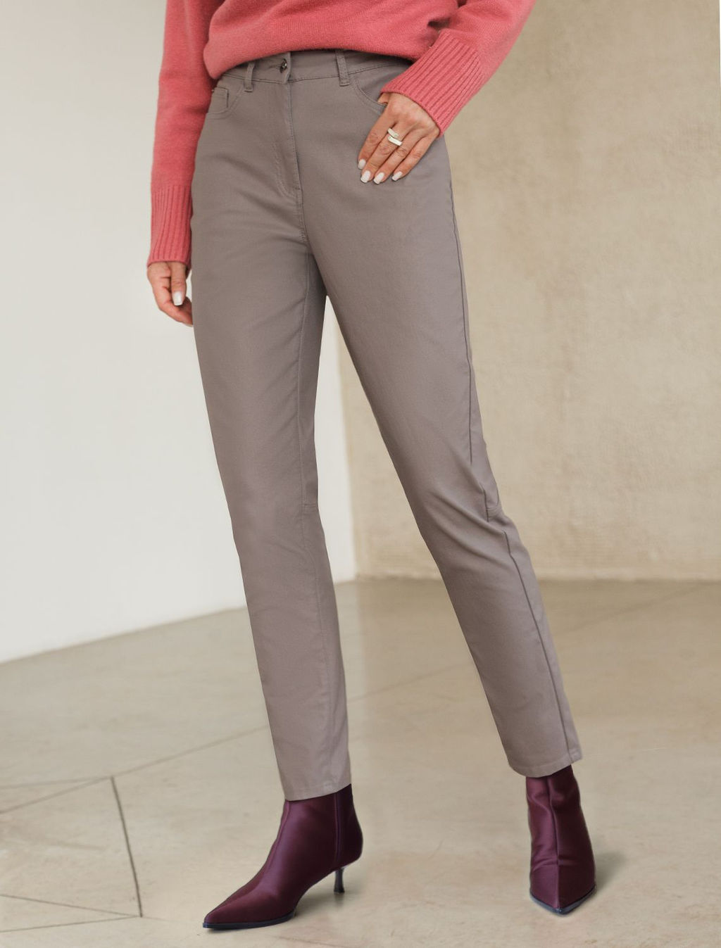 D24.273 Брюки женские кофейный