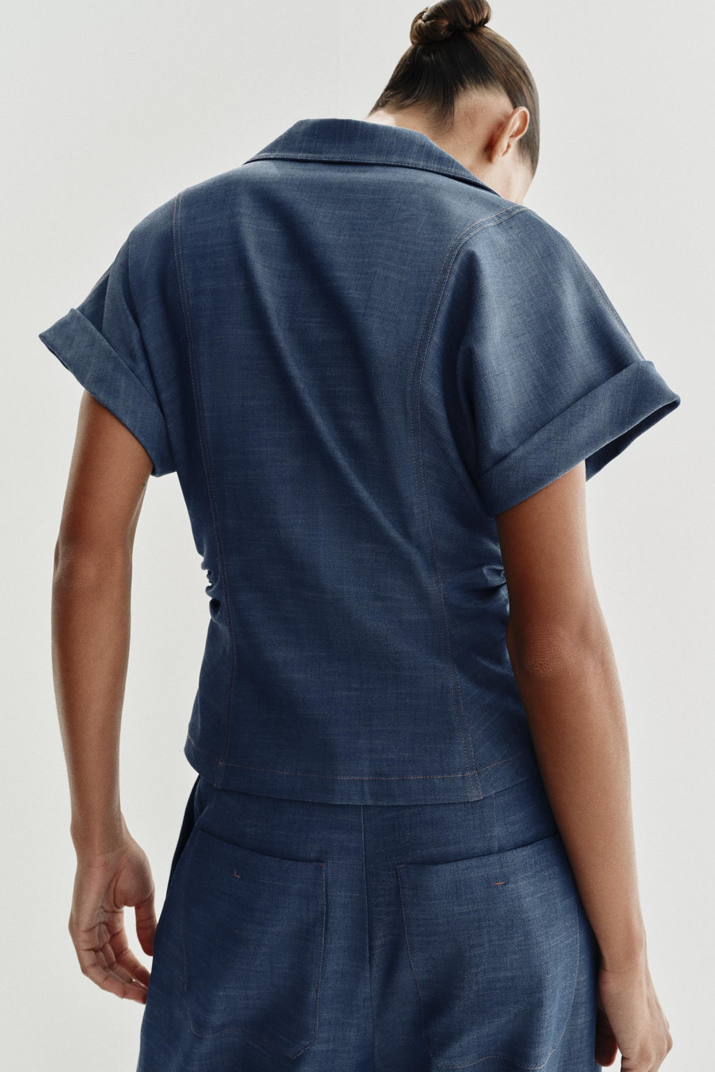 CAMISA ENTALLADA DRAPEADA / Azul - Zara фото 6