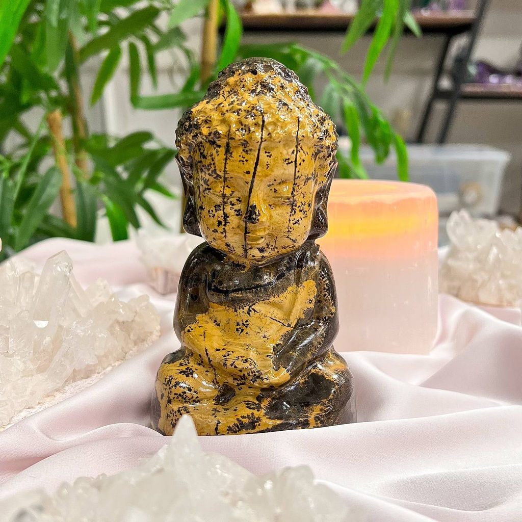 Статуэтка резная "Будда" из дендритовой Яшмы