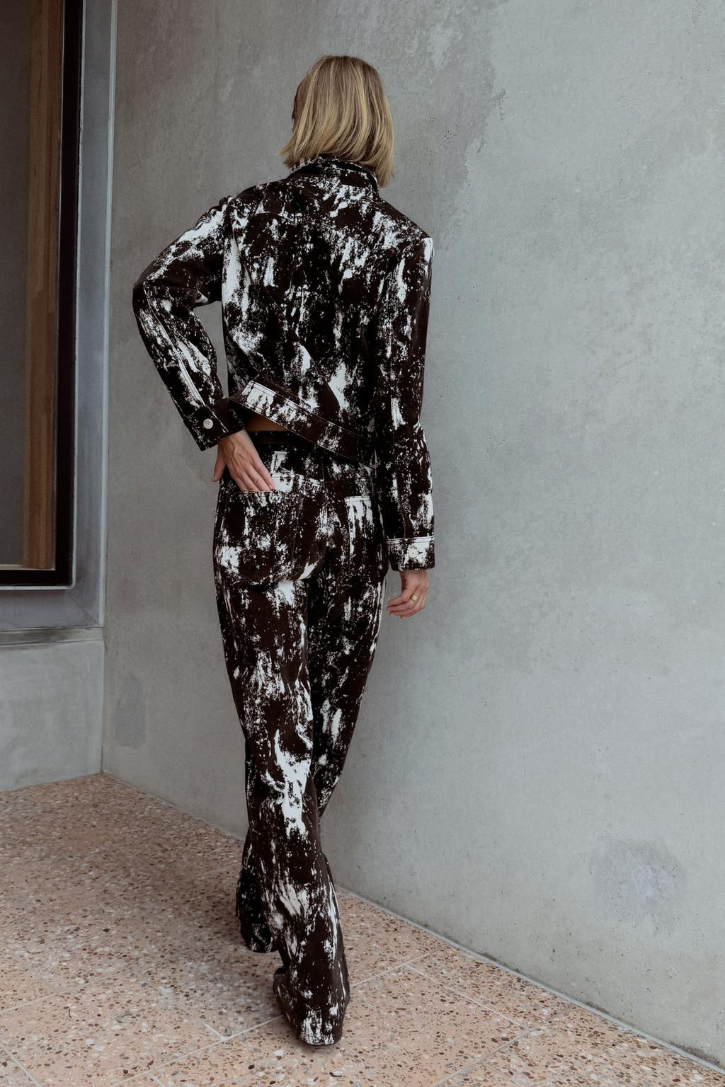 Z1975 HIGH-WAIST FLOCKED ANIMAL PRINT BELTED JEANS - Zara фото 2