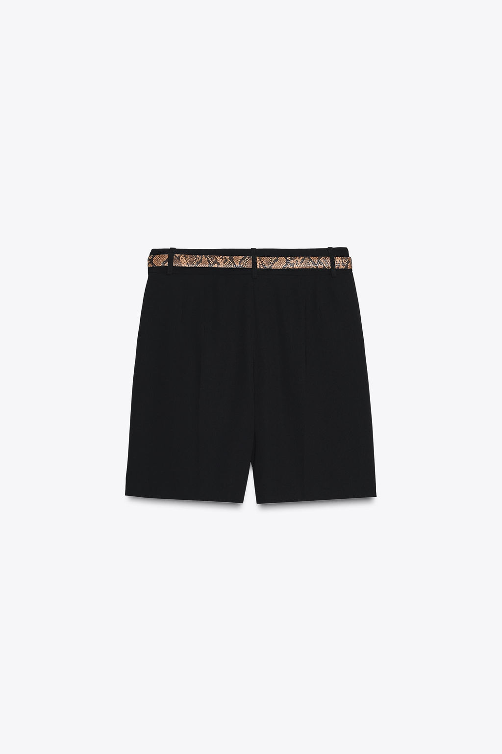 BERMUDA SHORTS WITH DARTS AND BELT