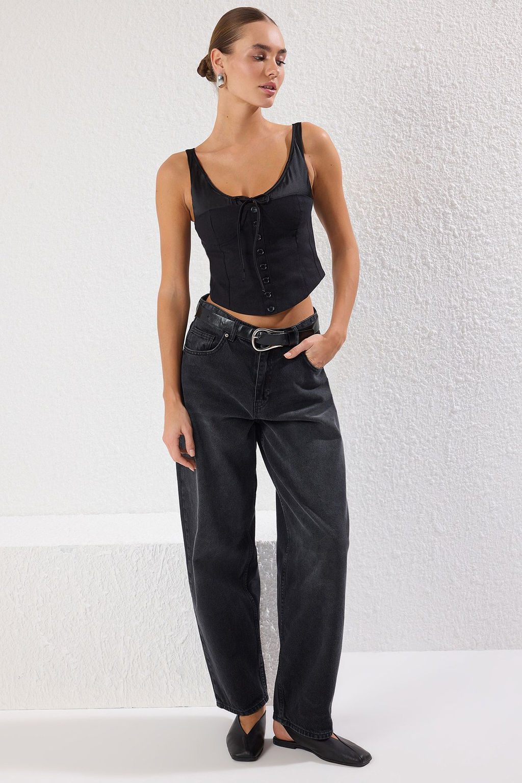 Trendyolmilla Siyah Keten Icerikli Saten Detayl? Fitted Ask?l? Dokuma Bluz TWOSS25BZ00419  фото 6