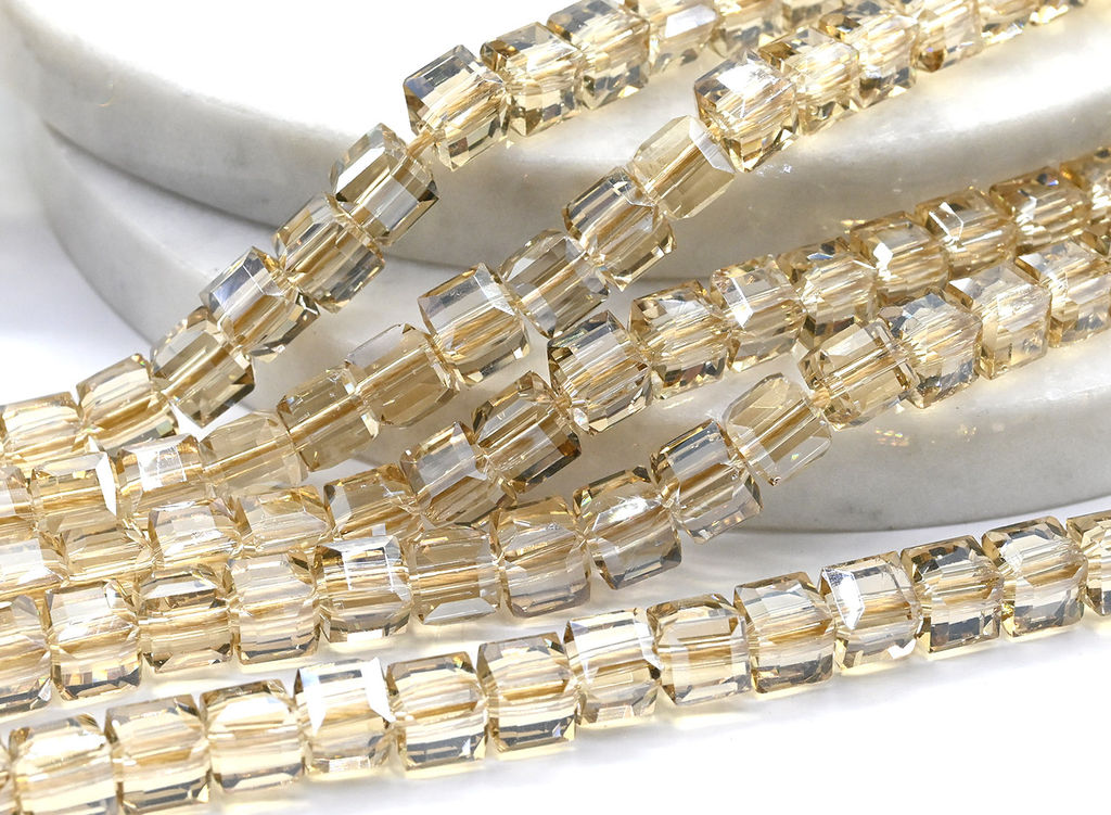 Бусины из циркона кубик гр.6*6мм цв.шампань, 39см, 69 бусин Радуга камня