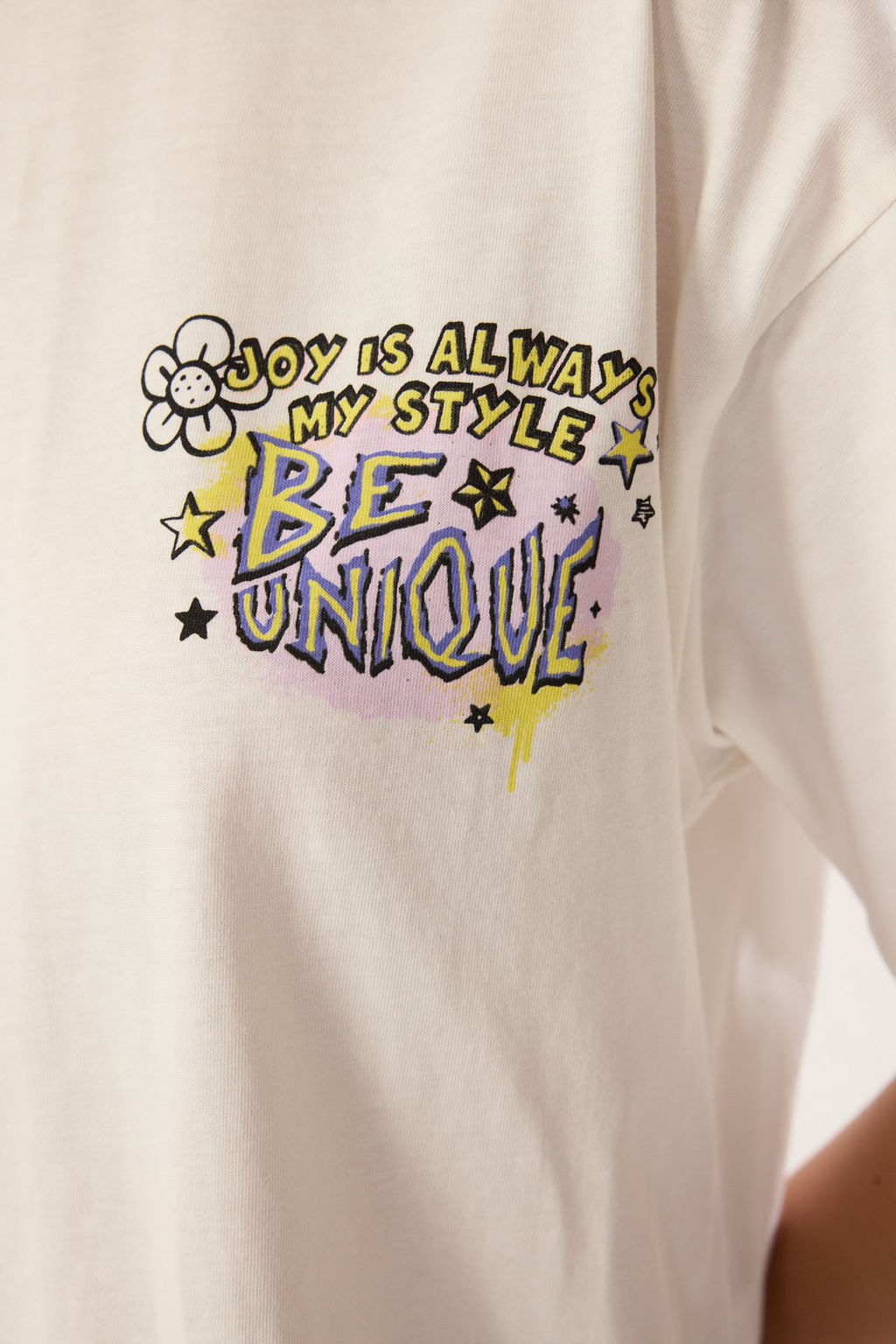 TRENDYOLMILLA Ekru %100 Pamuk Oversize/Genis Kal?p On Arka Bask?l? Orme T-Shirt TWOSS25TS00136 фото 3