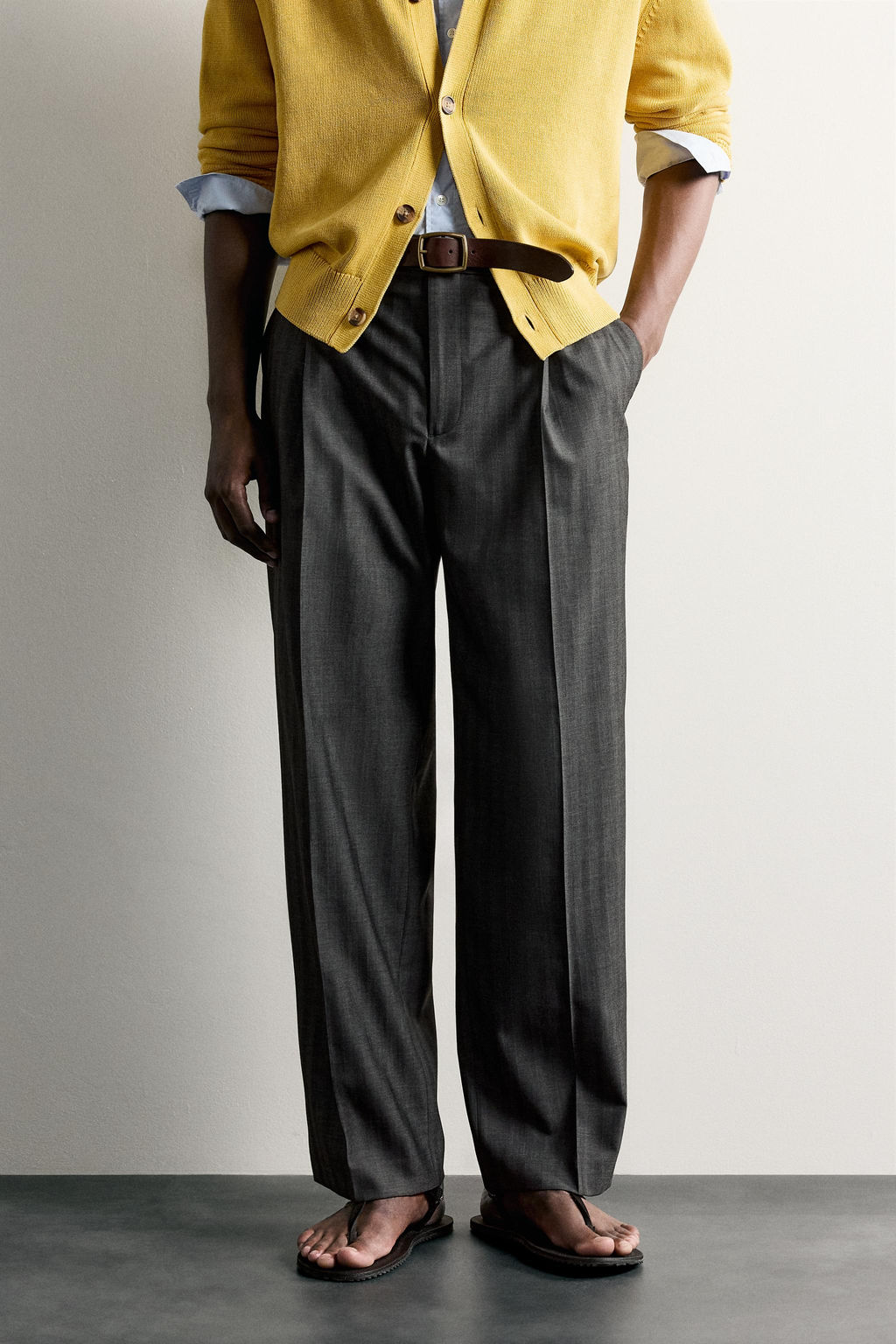 PANTAL?N RELAXED FIT PLIEGUES RAYAS / Gris - Zara фото 2