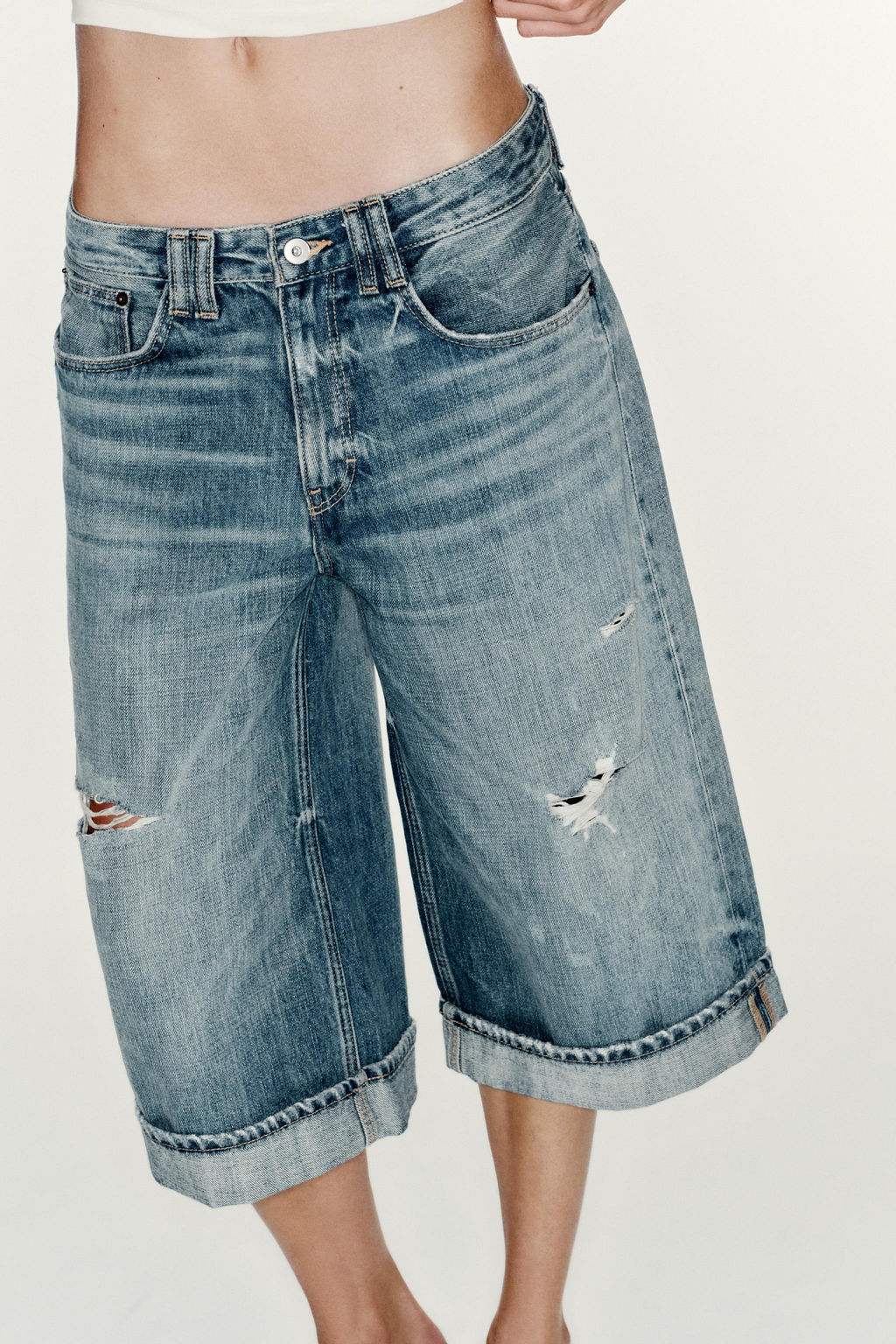 BERMUDA JORTS DENIM TRF TIRO MEDIO ROTOS / Azul - Zara фото 2