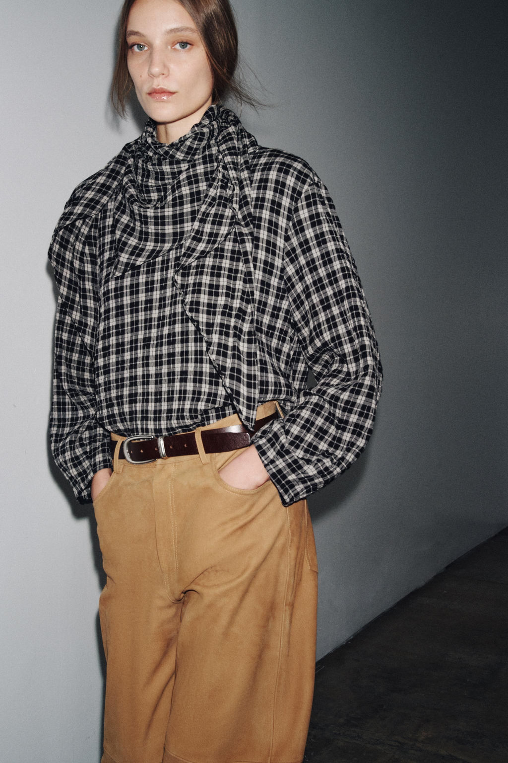CHECK SHIRT WITH MULTIPOSITIONAL SCARF ZW COLLECTION - Zara фото 3