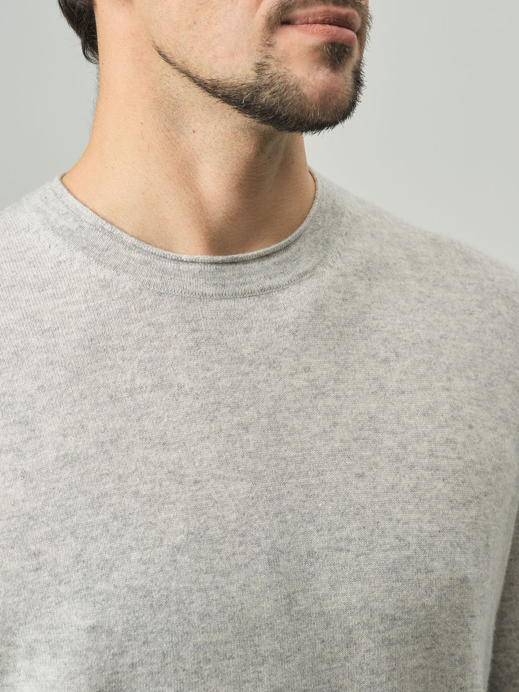 Джемпер мужской из кашемира KM045553-E серый