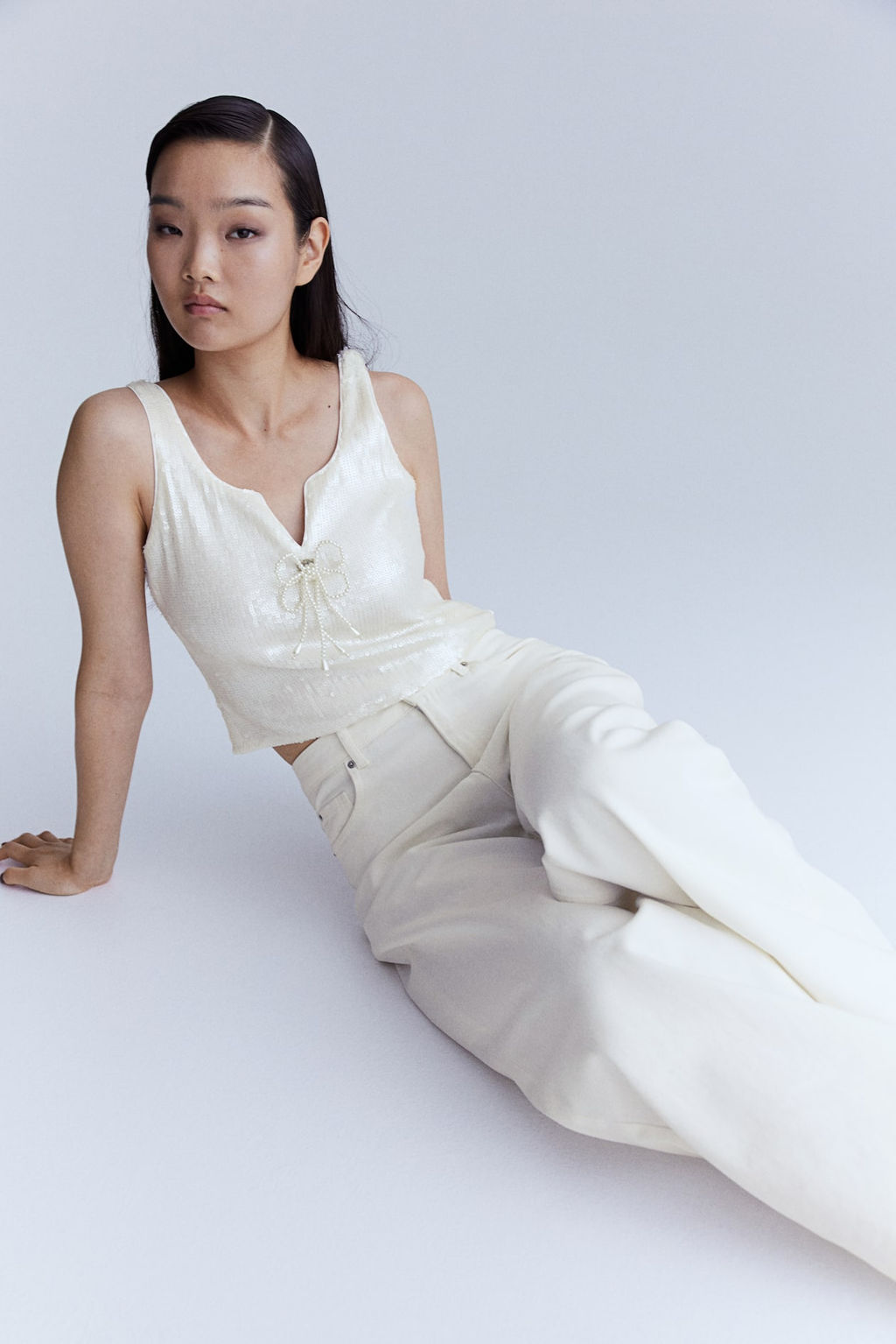 Top de lentejuelas con lazo decorativo - H&m фото 2