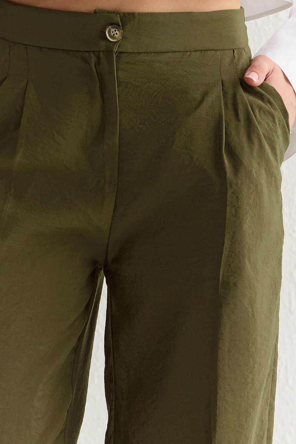 Haki Yumusak Tuseli Wide Leg/Genis Paca Dokuma Pantolon TWOSS25PL00004