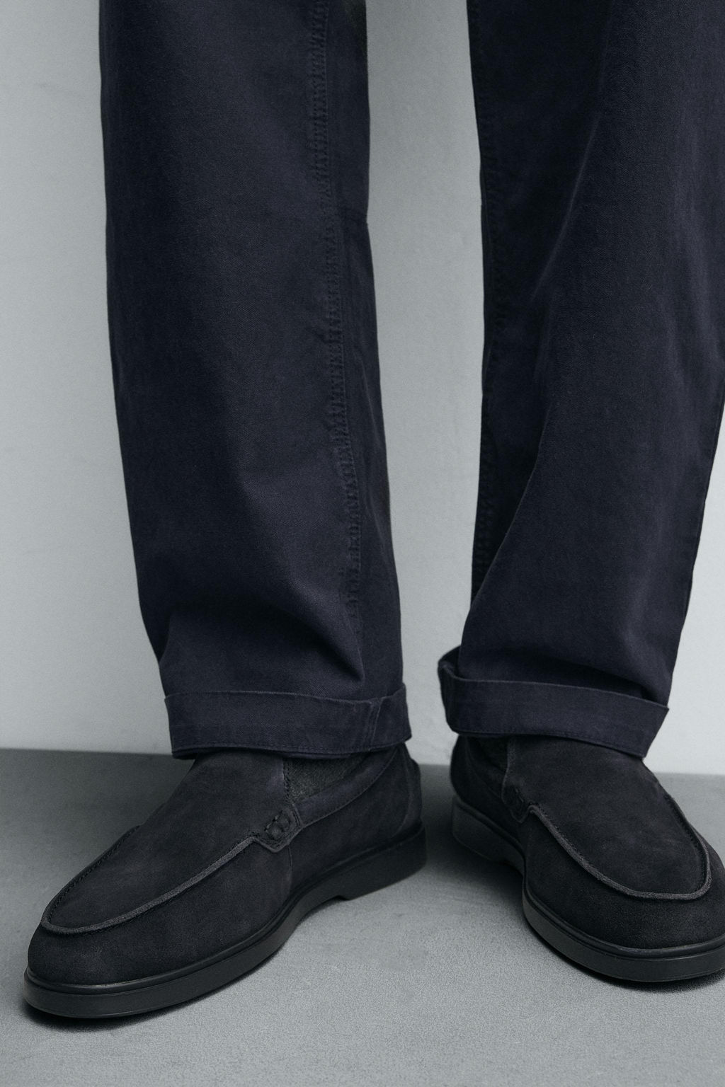 CASUAL LEATHER LOAFERS