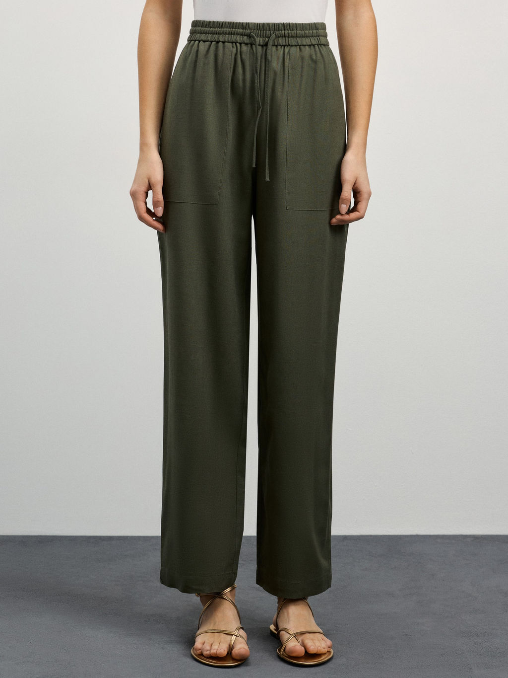 Льняные брюки с накладными карманами / Zarina  фото 2