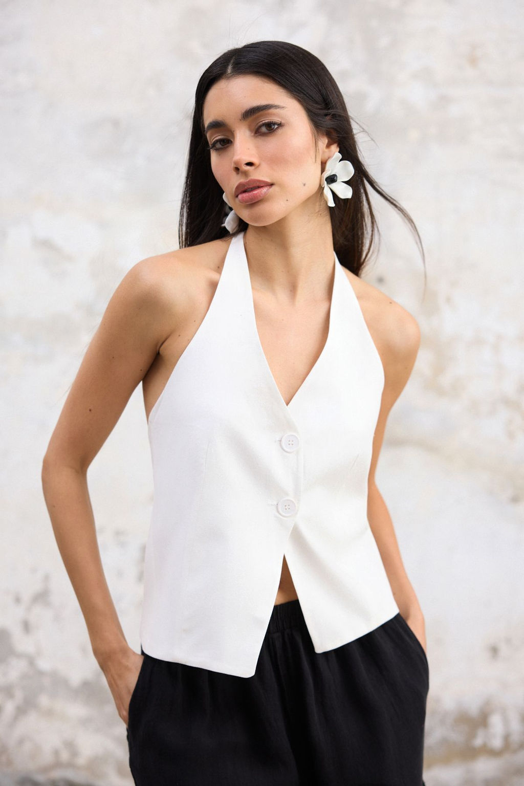 Beyaz Regular Keten Gorunumlu Halter Yaka Regular Yelek TWOSS25YE00096