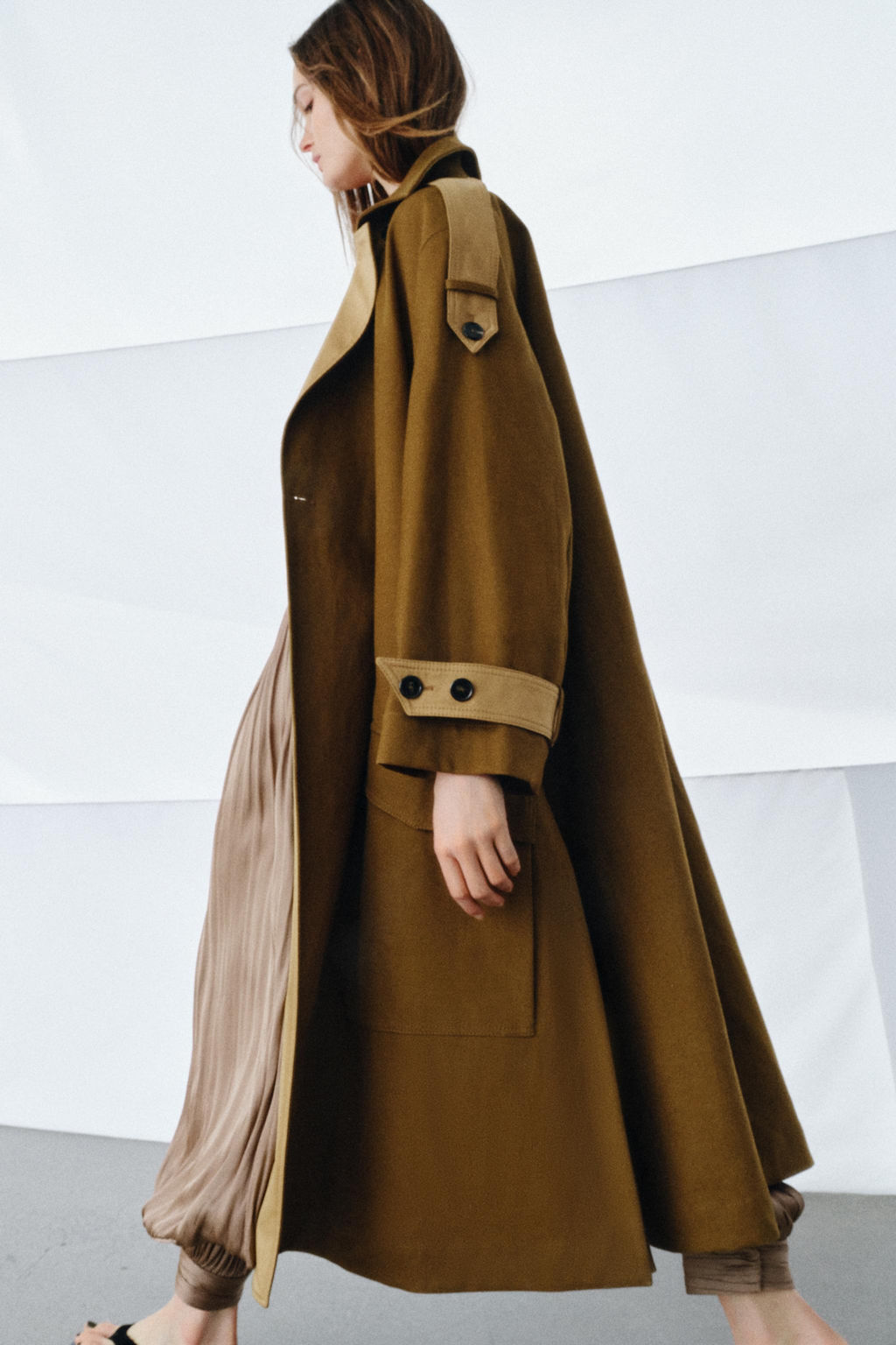 ZW COLLECTION LONG CONTRAST TRENCH COAT - Zara фото 6