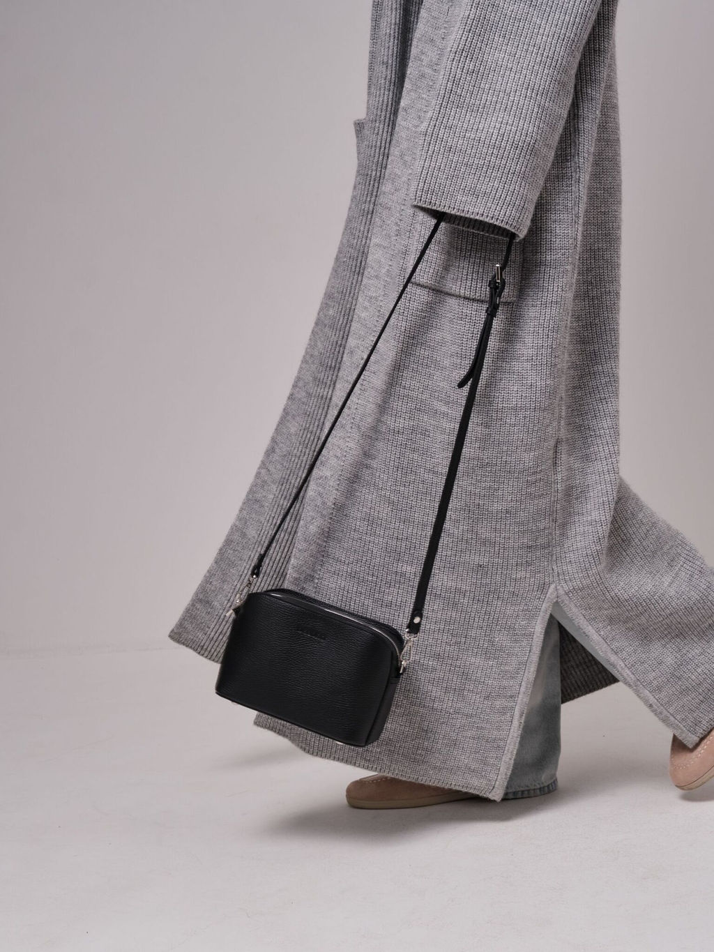 Сумка кожаная на плечо кросс-боди Deboro 30848 черный