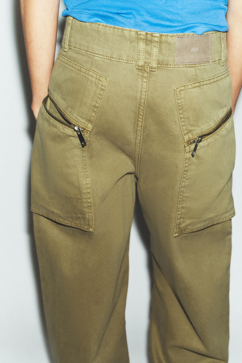 Z1975 MID-WAIST CARGO JEANS WITH ZIPS - Zara фото 16