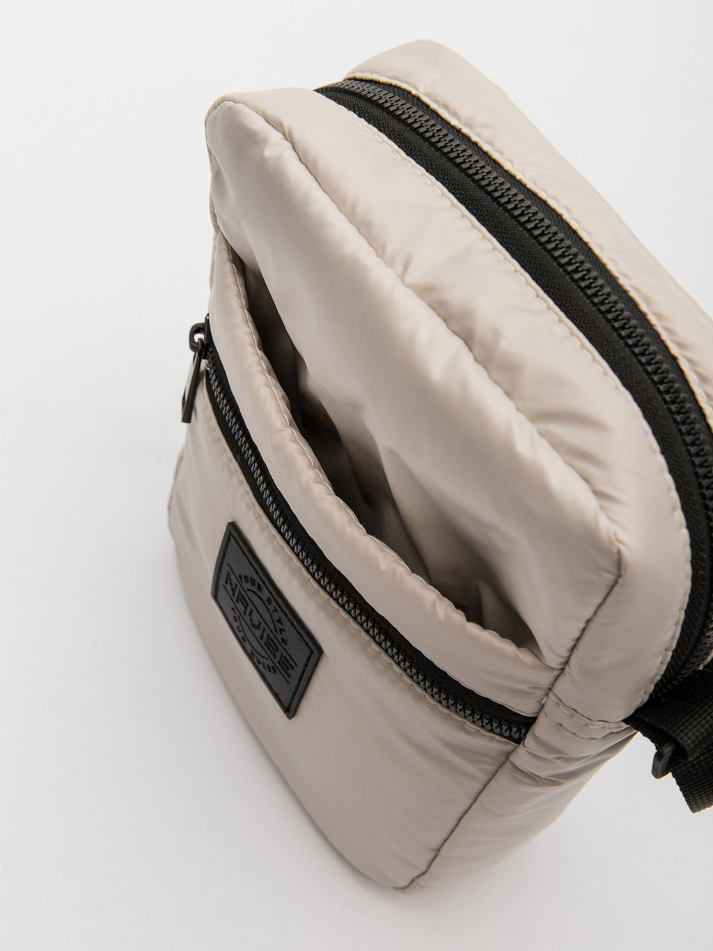 V55 501 86 Сумка мессенджер