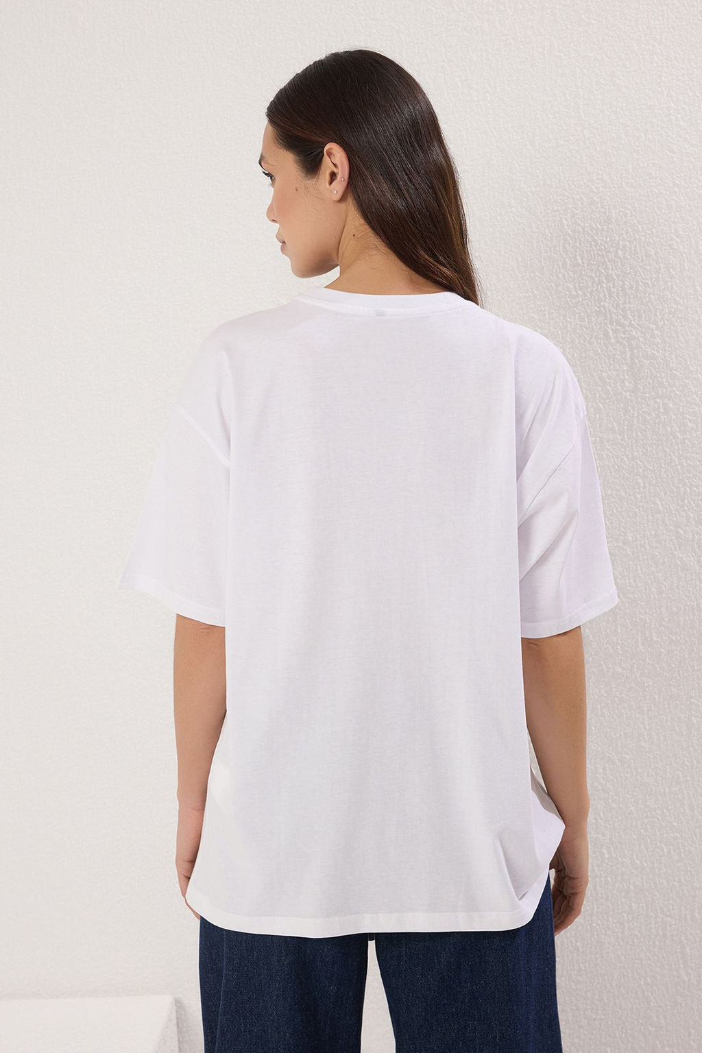 TRENDYOLMILLA Siyah-Beyaz 2li Paket %100 Pamuk Oversize/Genis Kal?p Bisiklet Yaka Orme T-Shirt TWOSS24TS00223  фото 7