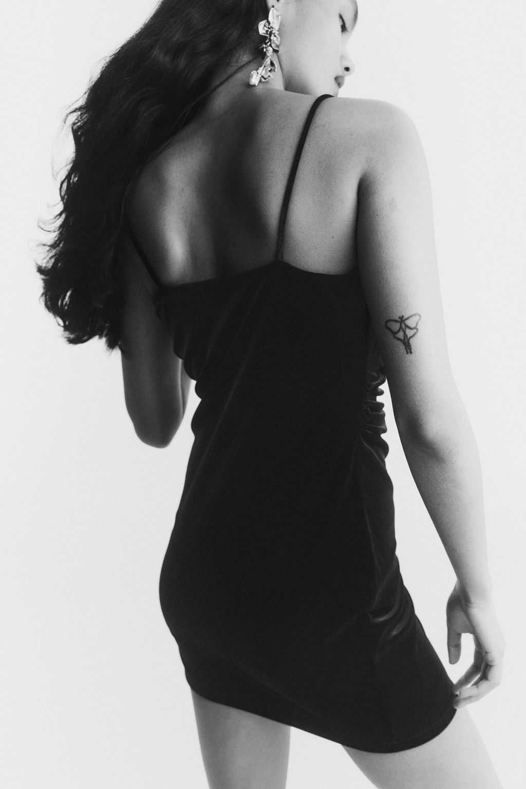 Vestido drapeado con tirantes espagueti - H&m фото 4