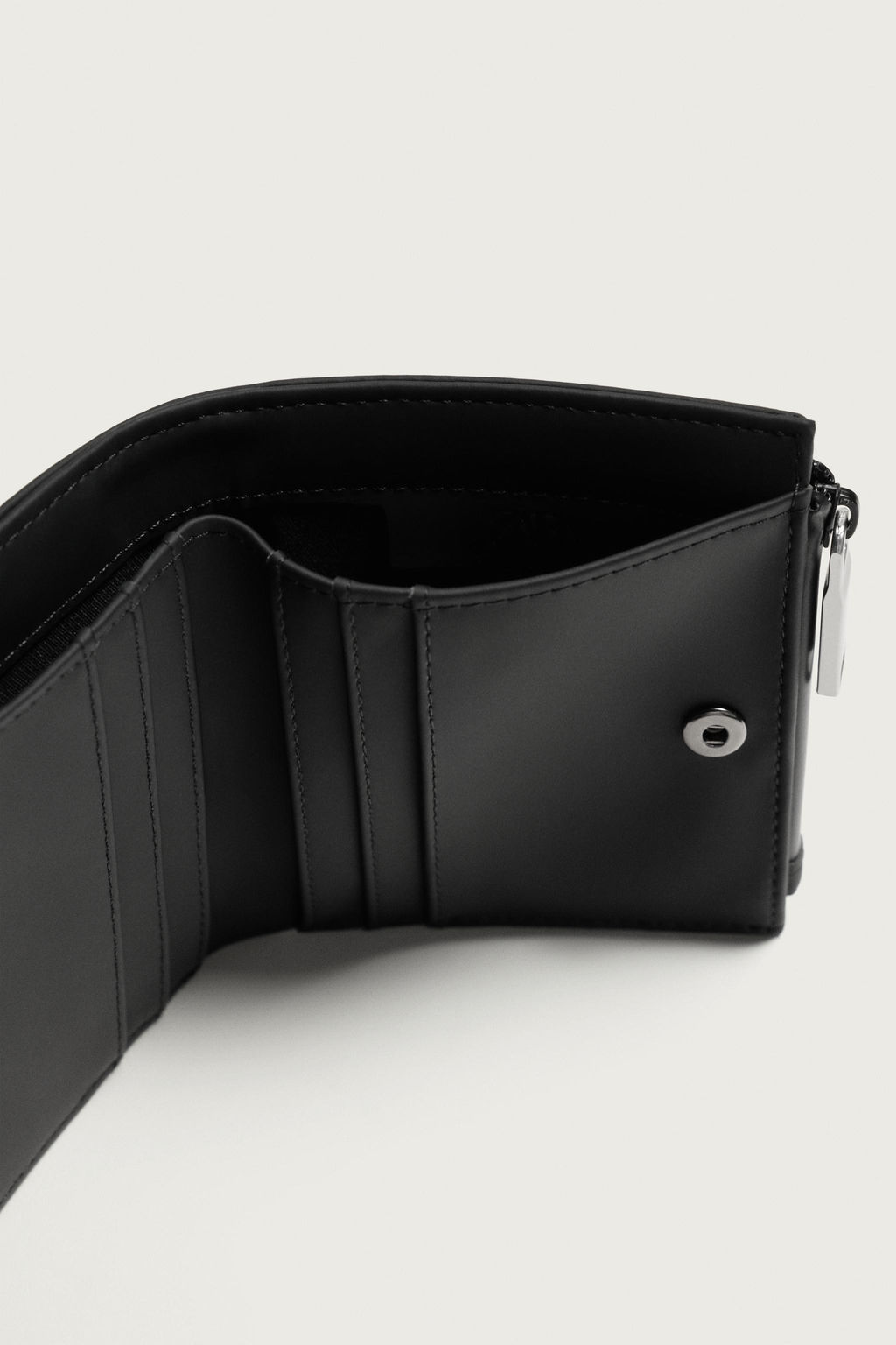 CARTERA MONEDERO ENGOMADO / Negro - Zara фото 4