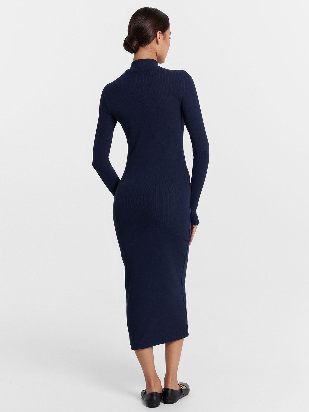 Облегающее платье миди в рубчик синего цвета