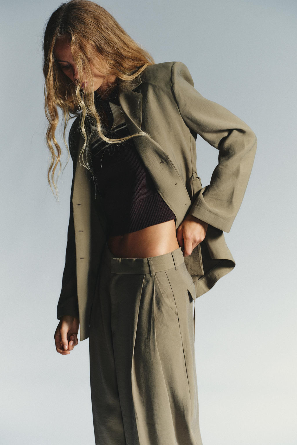 BLAZER WITH SHOULDER PADS AND THIN BELT - Zara фото 4