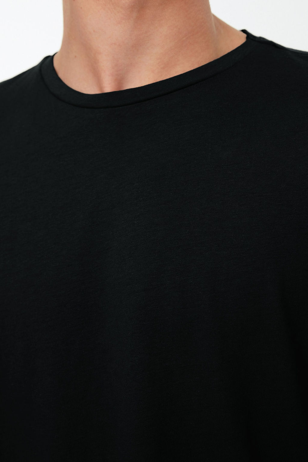 Siyah Oversize/Genis Kesim Basic %100 Pamuklu T-Shirt TMNSS22TS0318