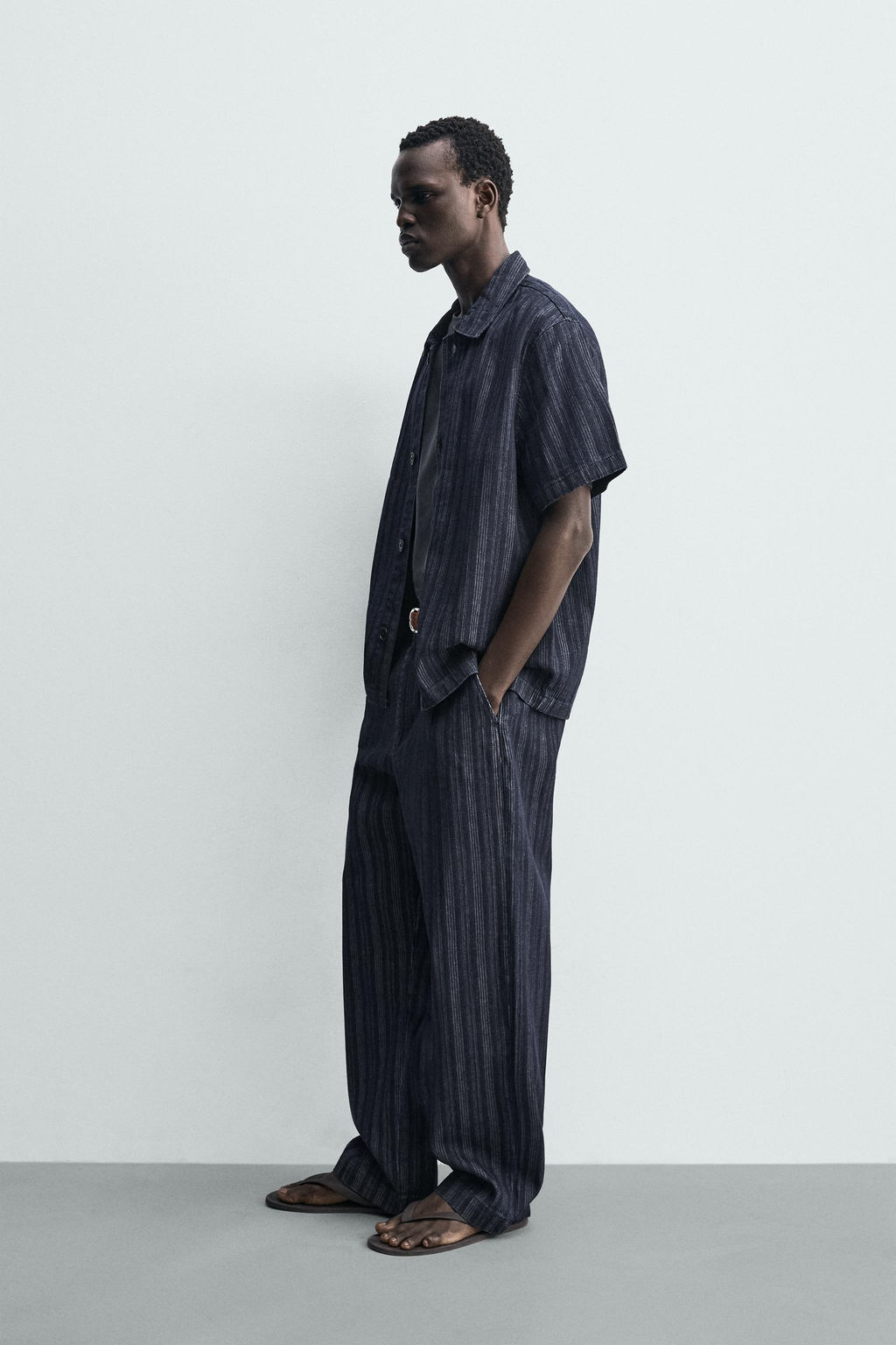 Брюки Zara PANTALON CHINO RAYAS RELAXED FIT синие