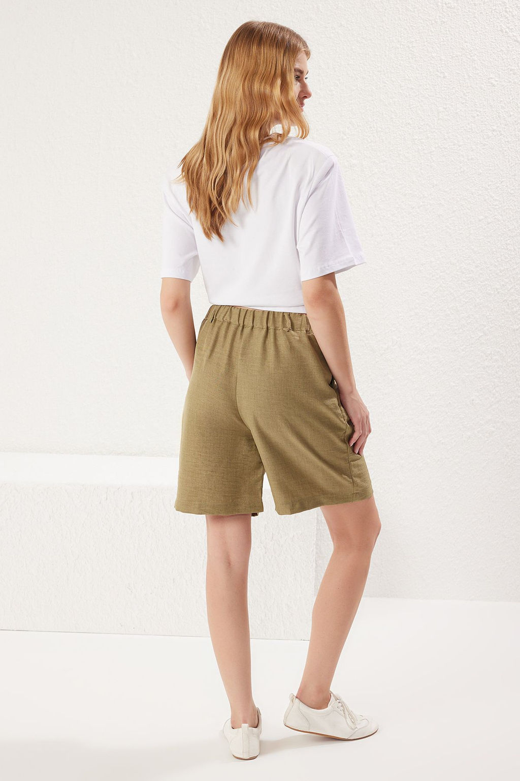 TRENDYOLMILLA Yag Yesili Yuksek Bel Keten Gorunumlu Genis Paca Sort Dokuma Sort & Bermuda TWOSS25SR00029  фото 6