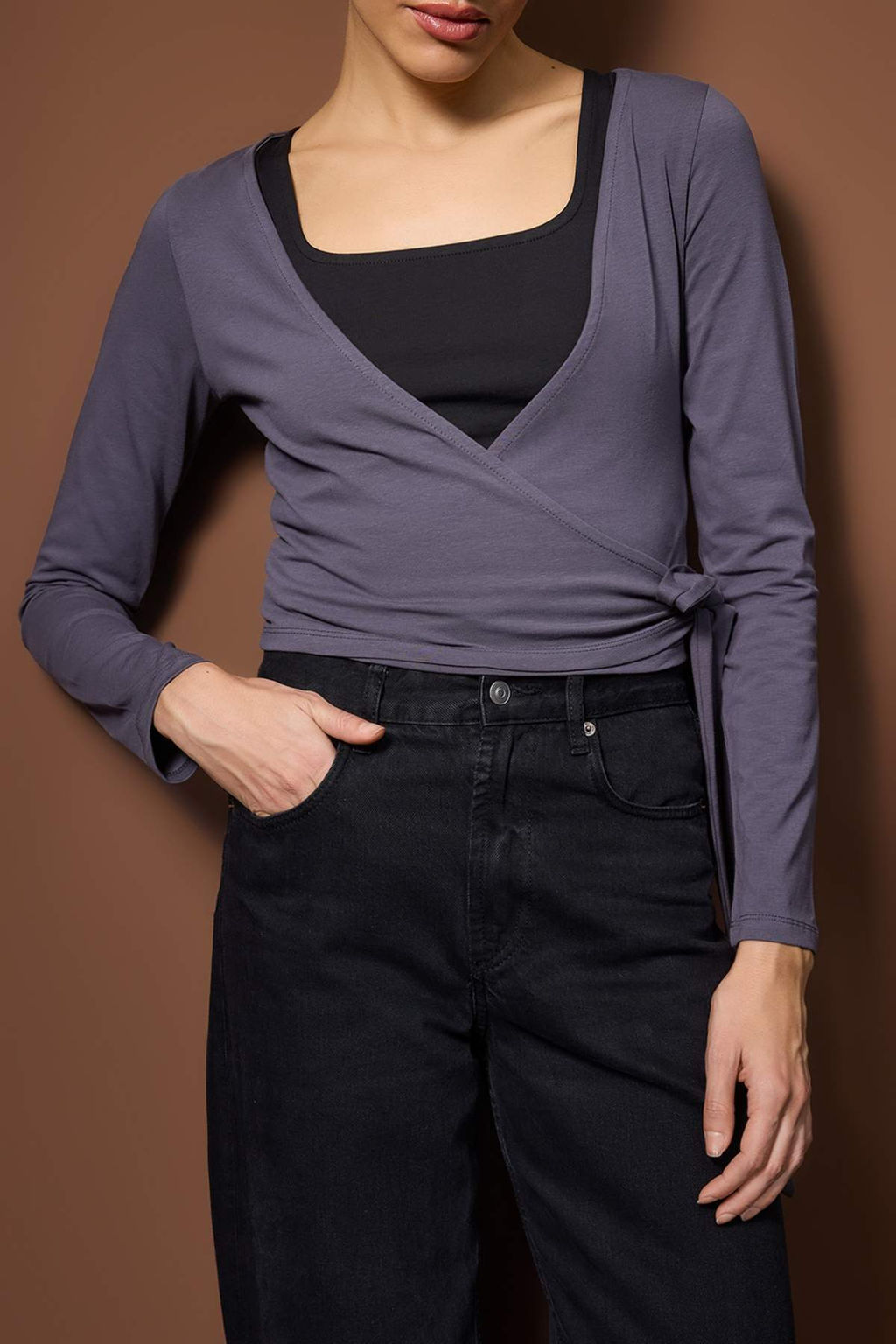 Siyah-Beyaz 2li Paket Baglama Detayl? Vucuda Oturan Esnek Orme Bluz TWOAW26BZ00102 - Trendyolmilla фото 7