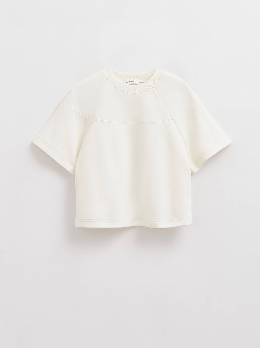 CONTE Футболка из футера со спущенной линией плеч и акцентными швами LD 2587 off-white