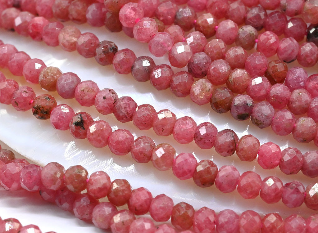 Бусины из турмалина розового 3,5*3мм, 38см, 139 бусин Радуга камня