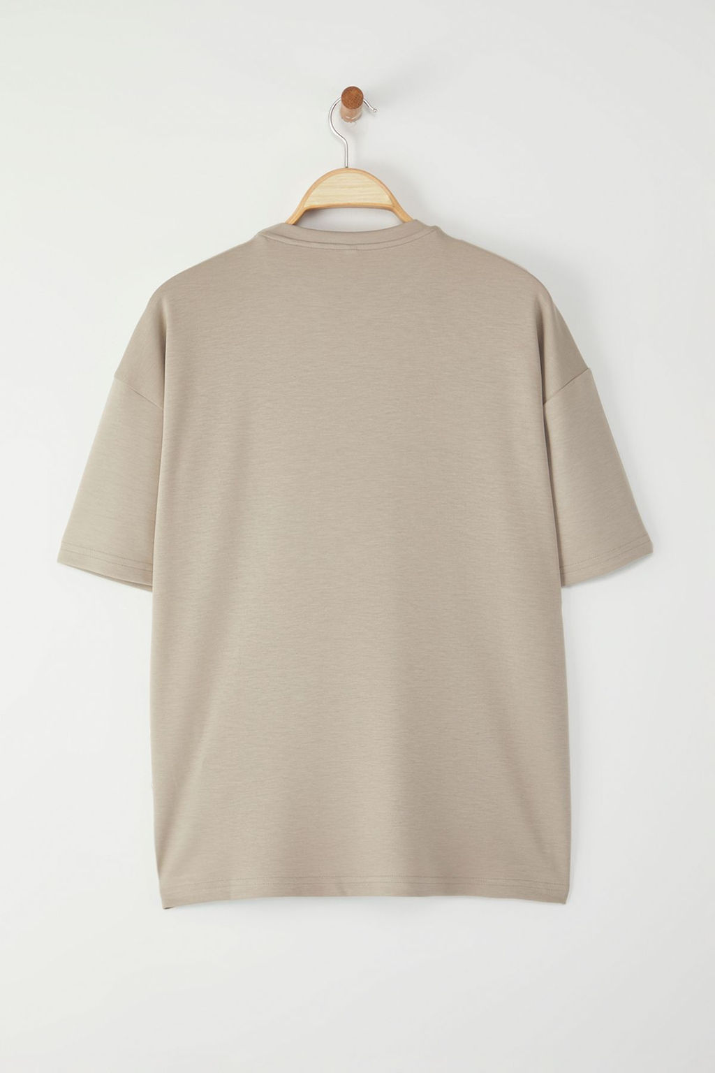 TRENDYOL MAN Siyah Oversize/Genis Kesim Metal Etiket Detayl? Yumusak Doku Interlok Kumas T-Shirt TMNSS25TS00105 - Trendyolmilla фото 8