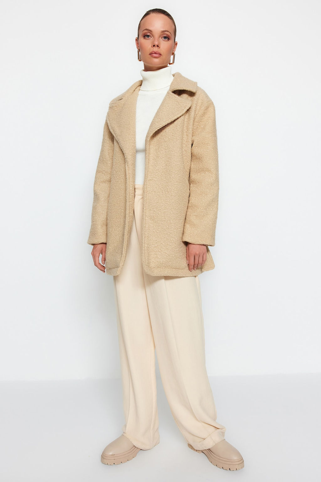 Bej Oversize Genis Kesim Kusakl? Buklet Kaban TWOAW24KB00057