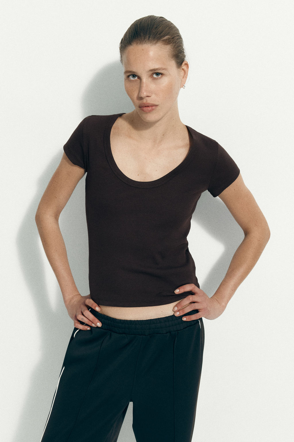 Camiseta acanalada con escote en U - H&m фото 10