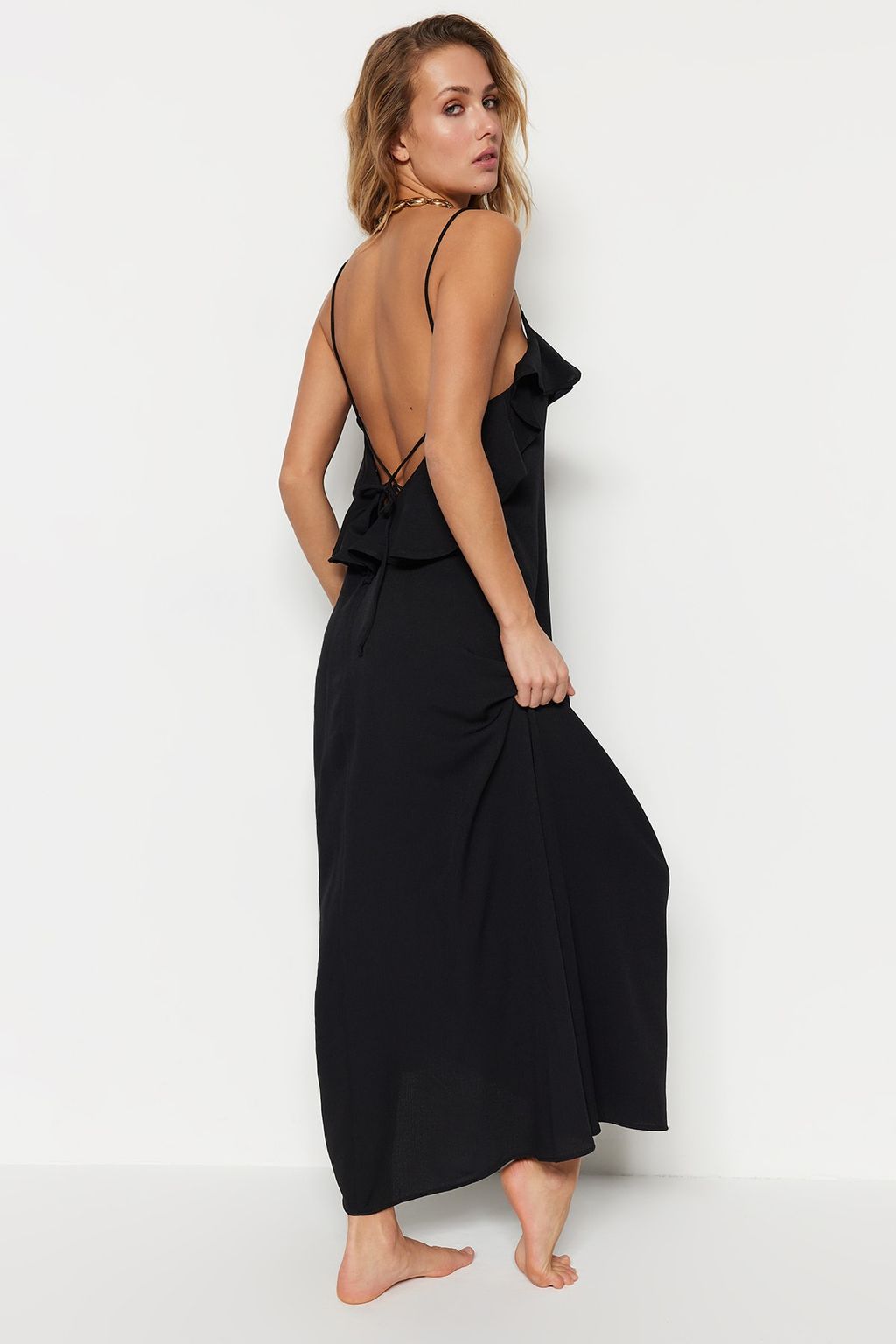 TRENDYOLMILLA Siyah Maxi Dokuma Volanl? Plaj Elbisesi TBESS19WY0004 фото 17