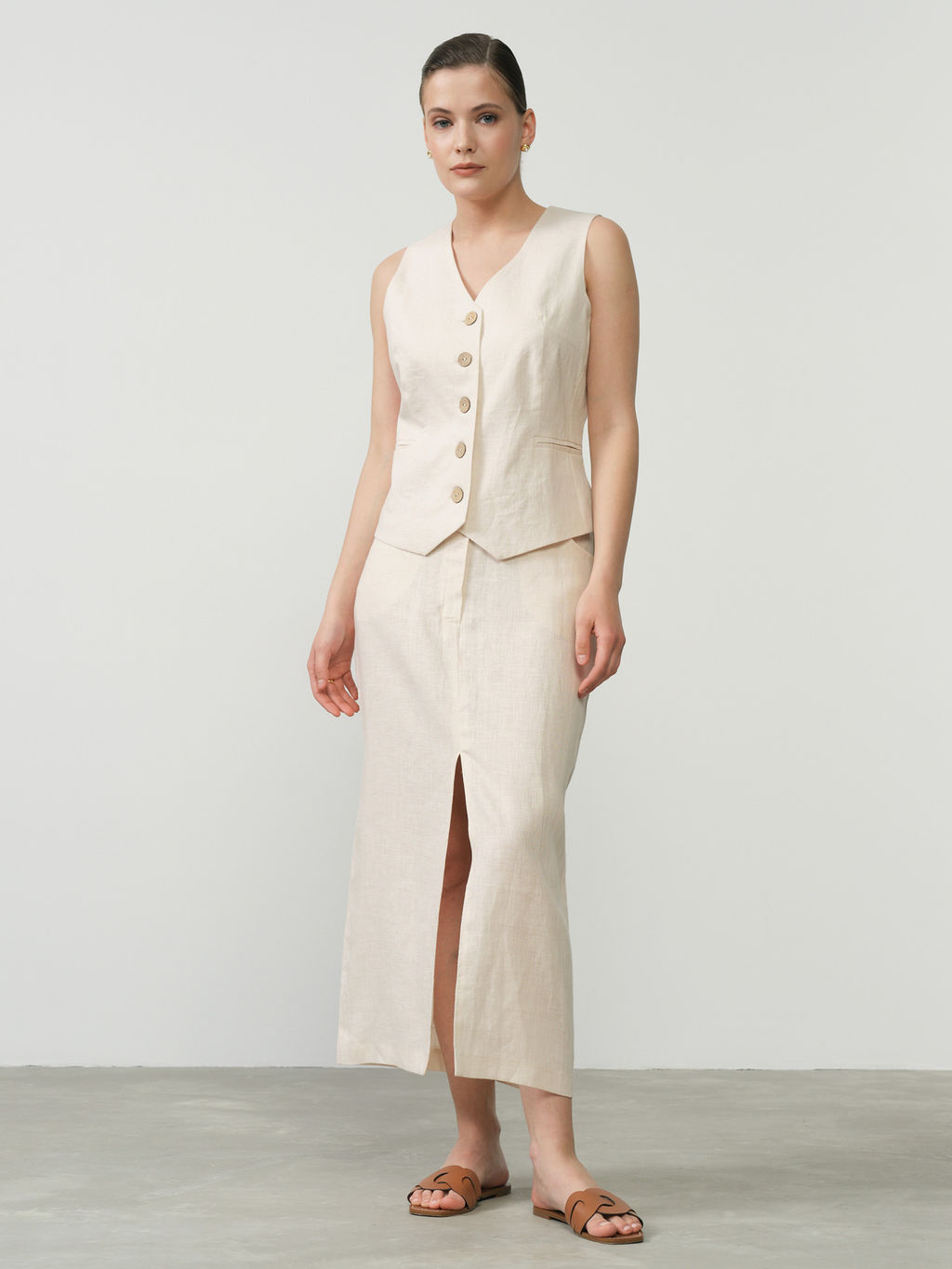 Жилет льняной 630 бежевый