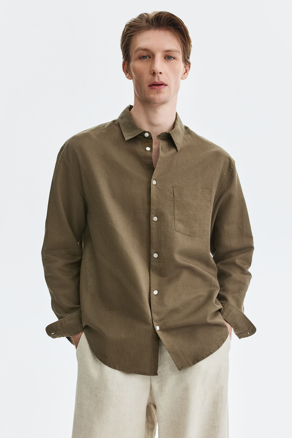 Camisa en mezcla de lino Relaxed Fit - H&m фото 9