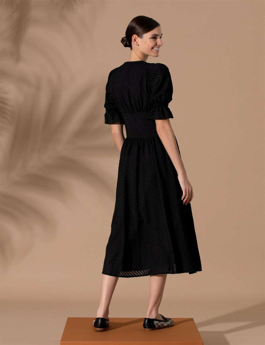 Siyah Regular Fit Dokuma Elbise