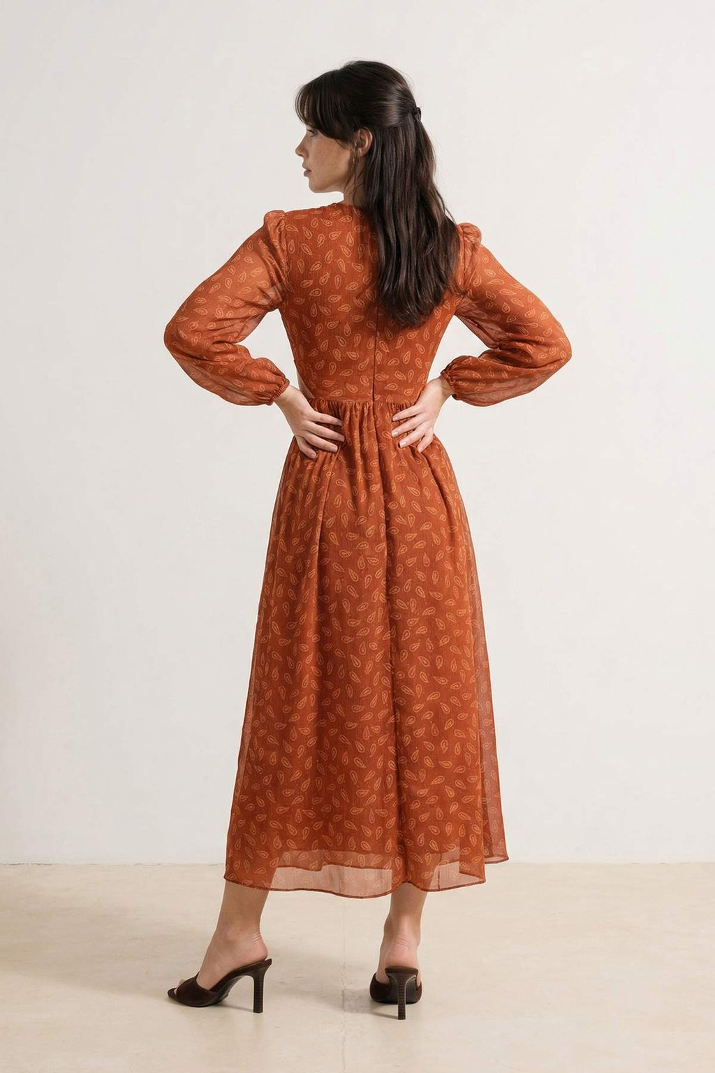 Kiremit Cut Outlu Aksesuar Detayl? Sifon Maxi Dokuma Elbise TWOSS26EL00093