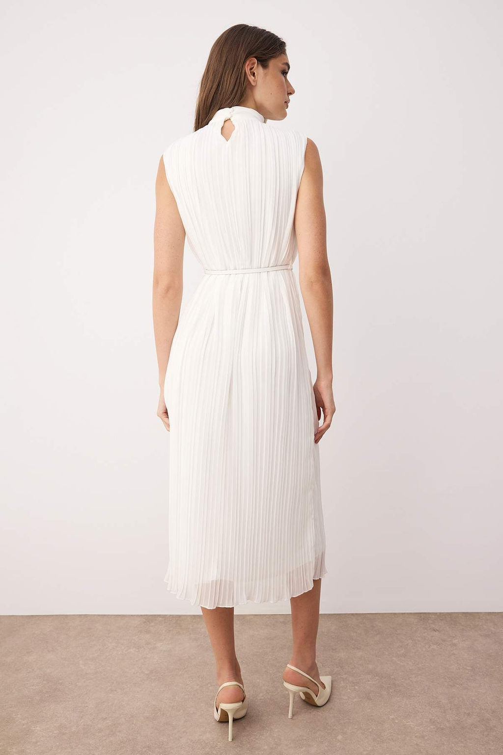 TRENDYOLMILLA Bordo Kemerli Duz Kesim Piliseli Midi Astarl? Sifon Dokuma Elbise TWOSS25EL00118  фото 21